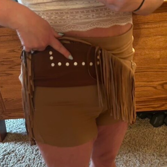Western Vegan Suede Studded Shorts Skirt - Picture 6 of 6